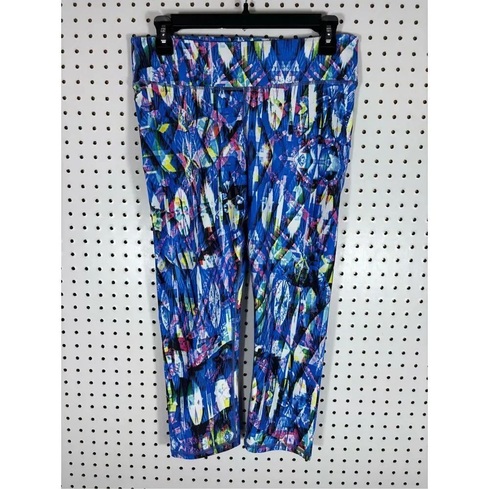 Fabletics Powerhold Blue High Waisted Paisley Print Crop Leggings Womens size M